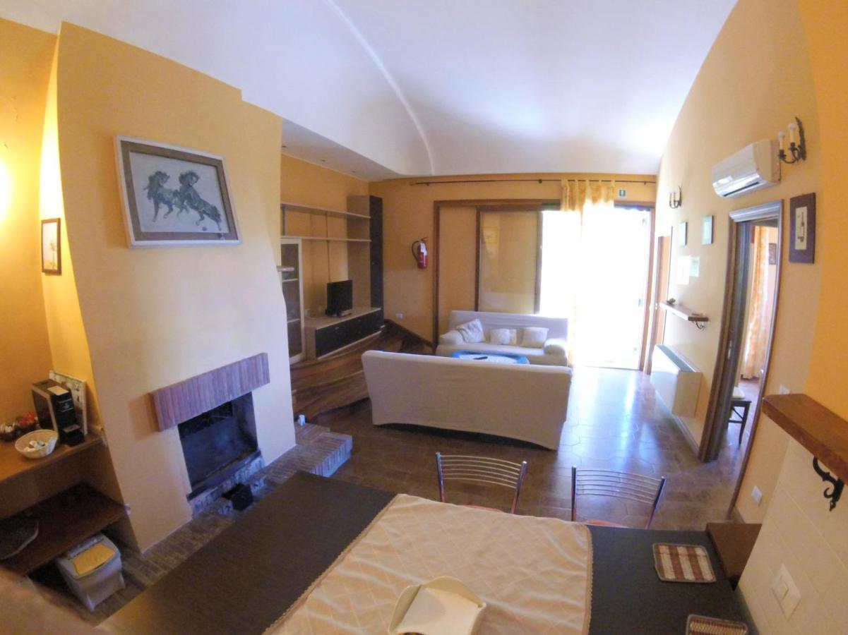 Appartamento In Villa Di Judighes 切尔韦泰里 外观 照片