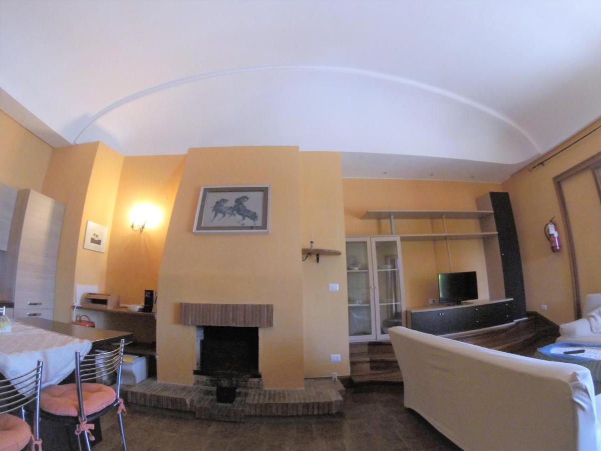 Appartamento In Villa Di Judighes 切尔韦泰里 外观 照片