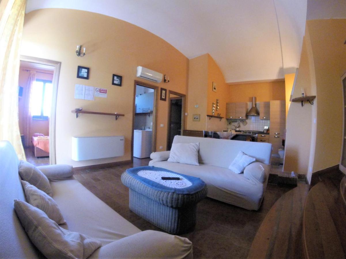 Appartamento In Villa Di Judighes 切尔韦泰里 外观 照片