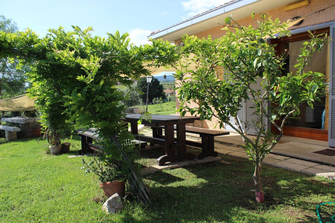 Appartamento In Villa Di Judighes 切尔韦泰里 外观 照片
